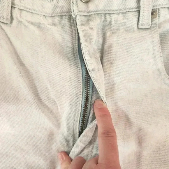 GUC Vintage Jordache Acid Wash Lace Heart Jeans, Size 15/16 or Modern Size 12 - Picture 2 of 12